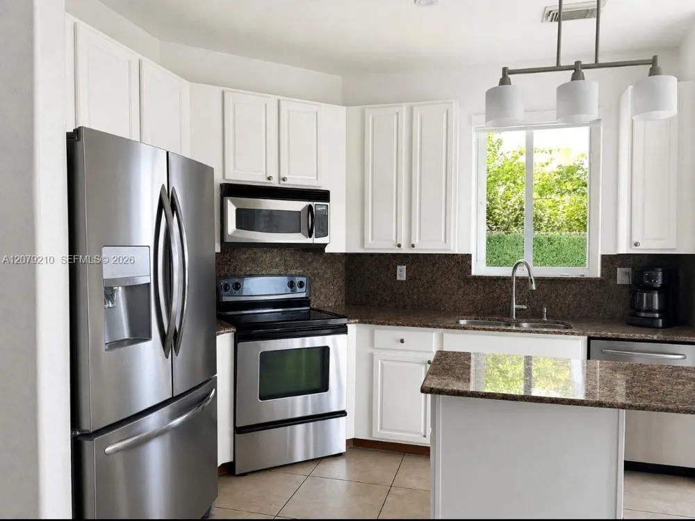 11520 NW 79th Ln Doral, FL 33178