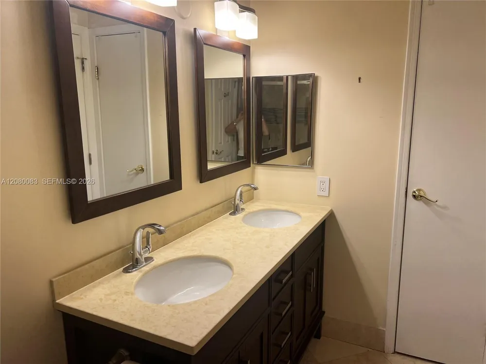 777 Riverside Dr #1514 Coral Springs, FL 33071