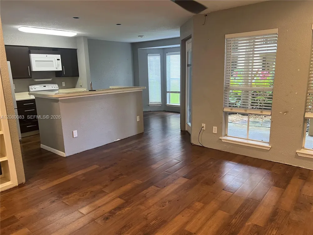 777 Riverside Dr #1514 Coral Springs, FL 33071