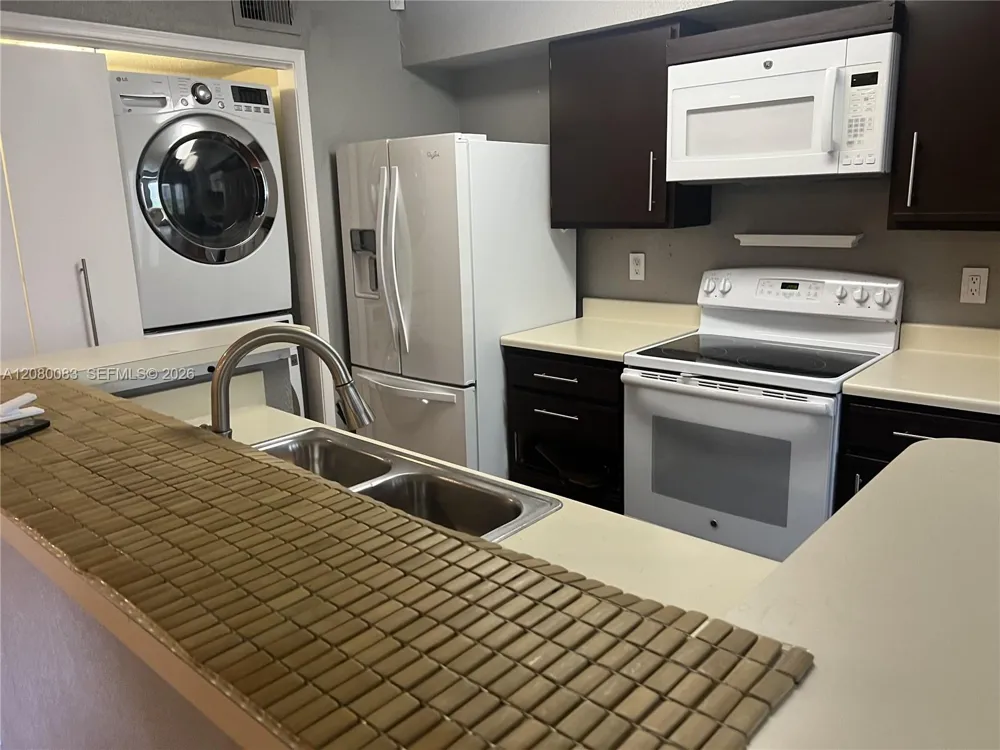 777 Riverside Dr #1514 Coral Springs, FL 33071