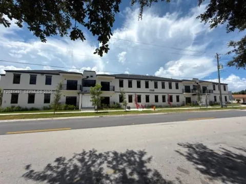 17020 SW 104th Ave #204