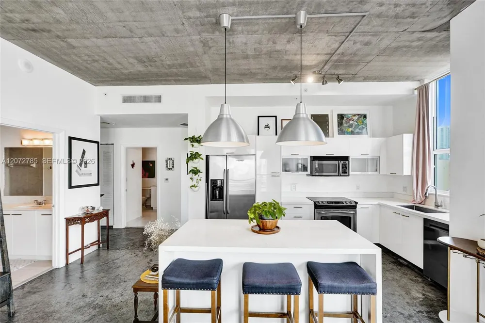 133 NE 2nd Ave #1013 Miami, FL 33132