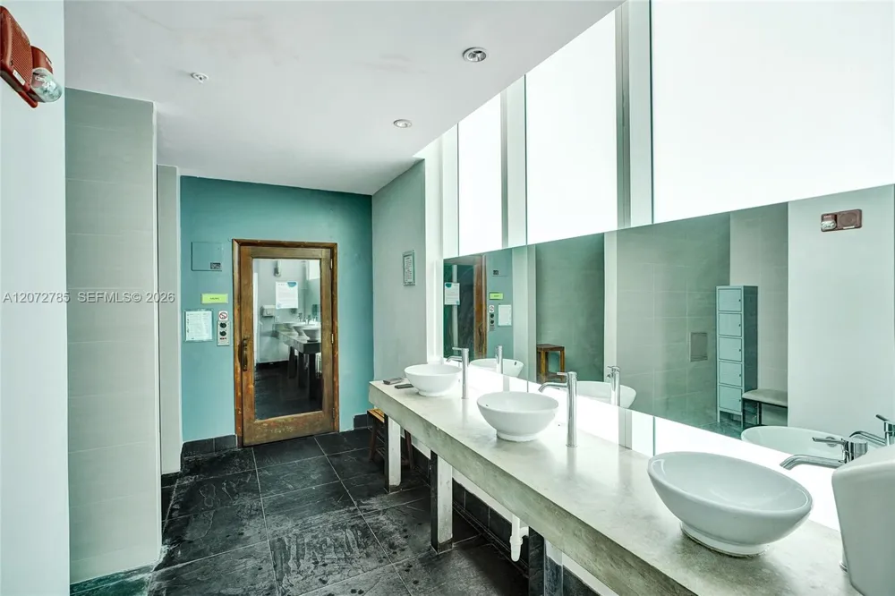 133 NE 2nd Ave #1013 Miami, FL 33132