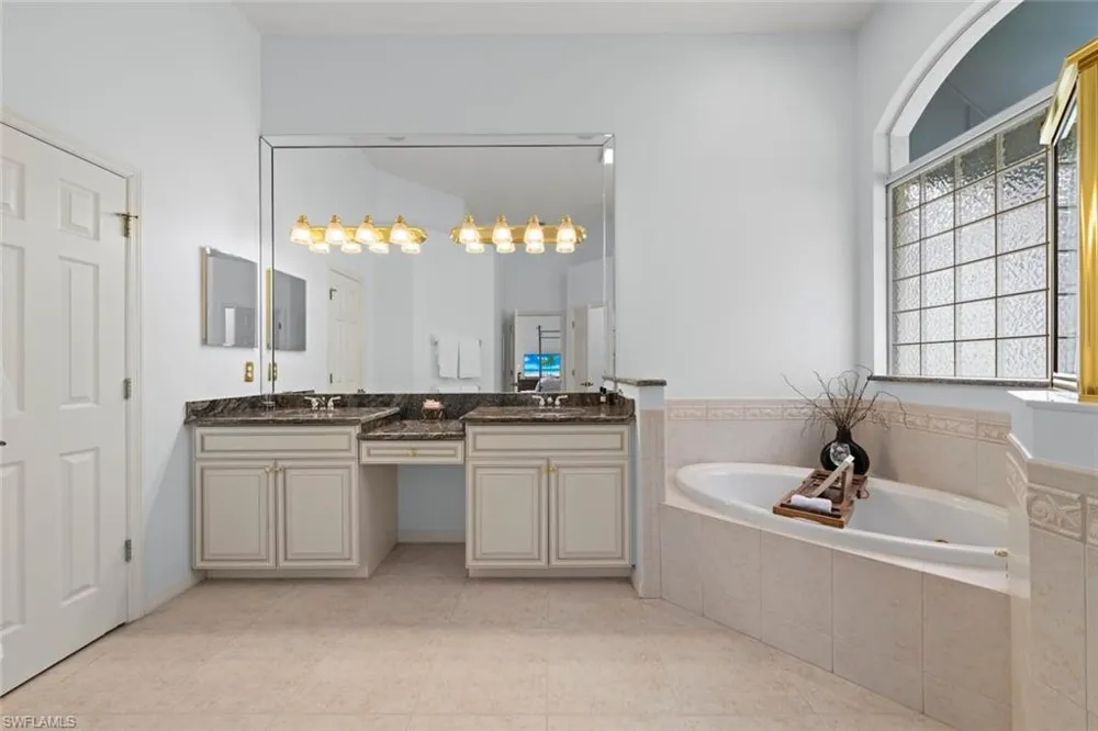 7904 Glenfinnan Circle Fort Myers, FL 33912
