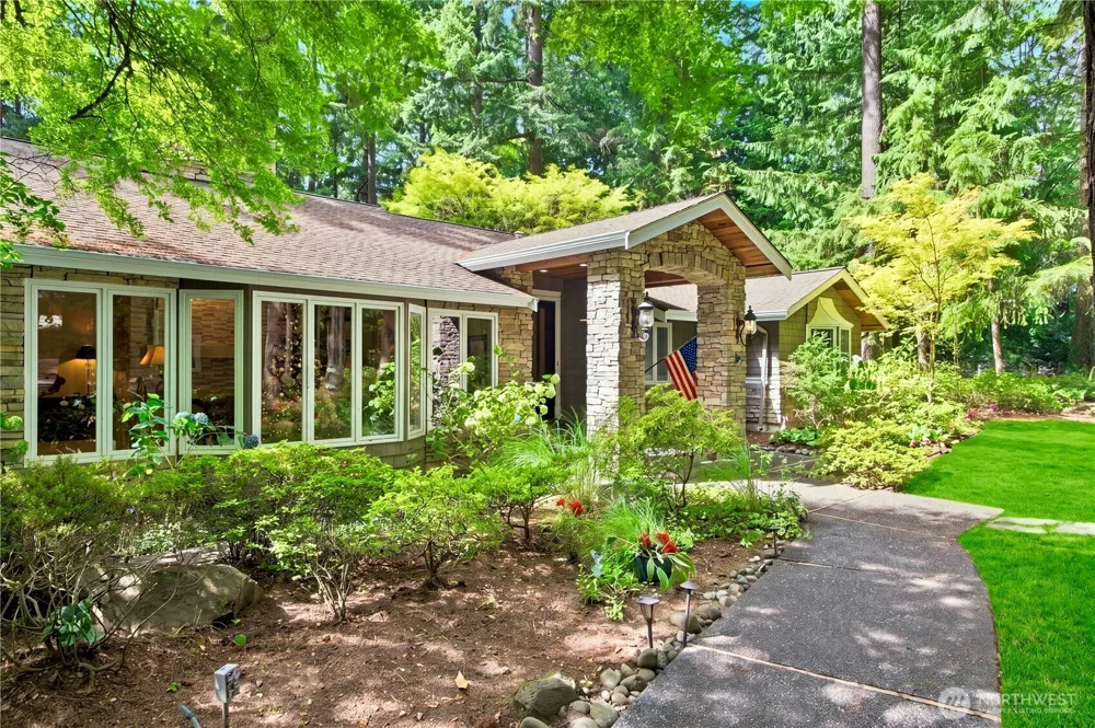 2853 134th Ave NE Bellevue, WA 98005