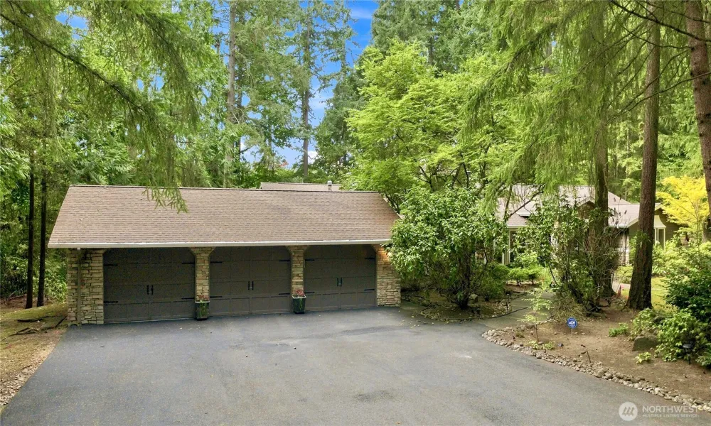 2853 134th Ave NE Bellevue, WA 98005