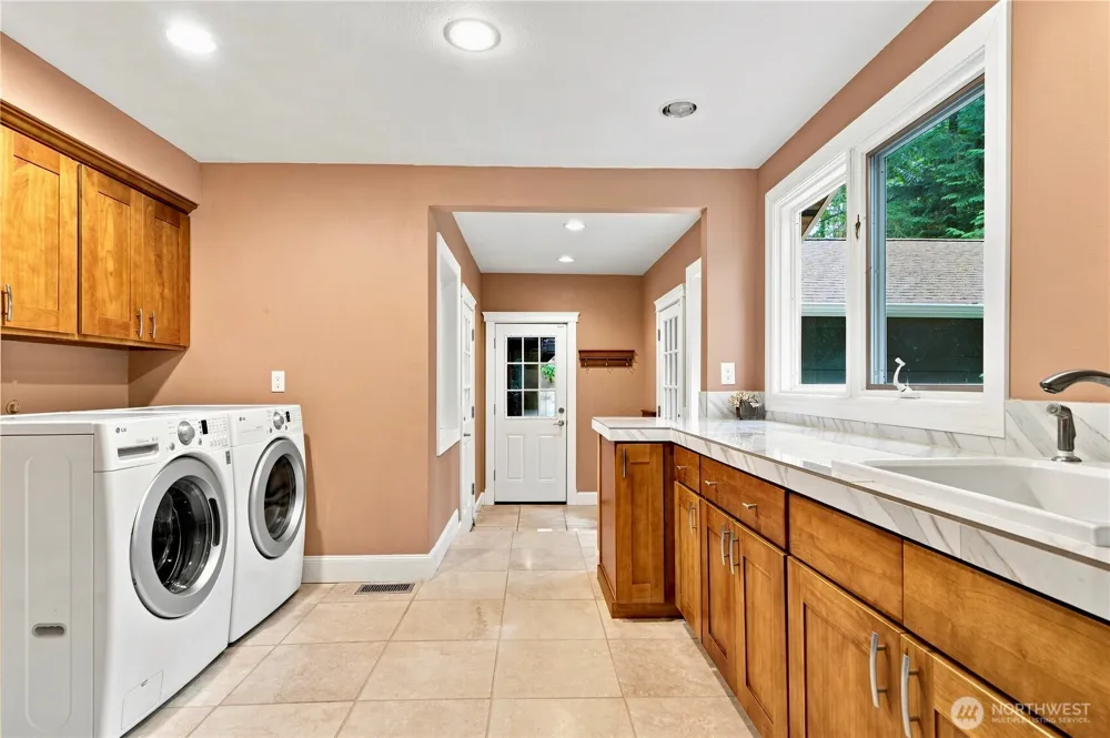 2853 134th Ave NE Bellevue, WA 98005