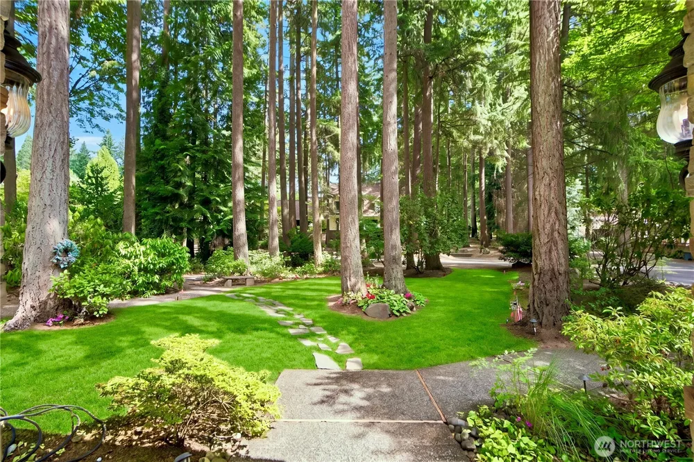 2853 134th Ave NE Bellevue, WA 98005