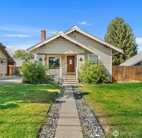 900 Okanogan Avenue