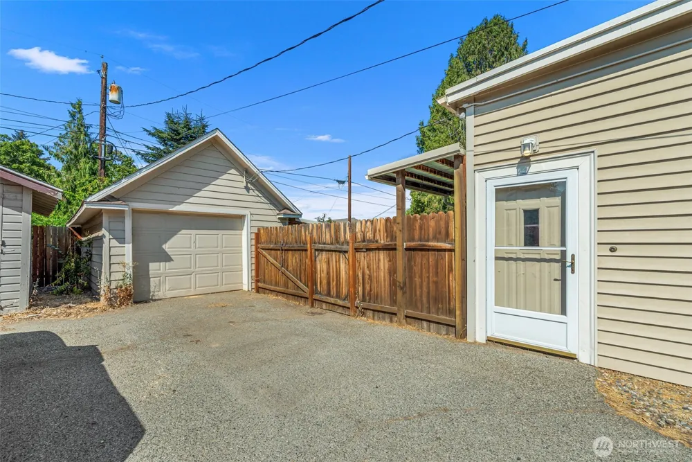 900 Okanogan Avenue Wenatchee, WA 98801