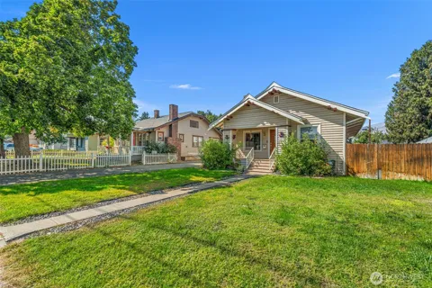 900 Okanogan Avenue