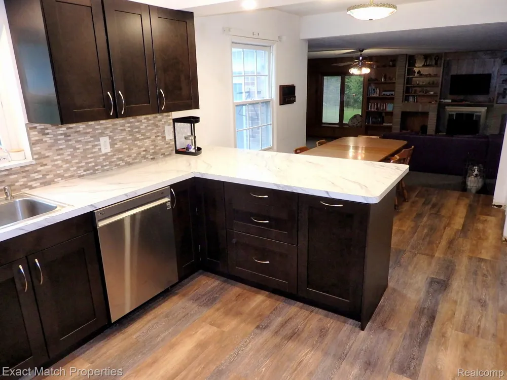 9438 W Shady Grove Court White Lake Charter Township, MI 48386