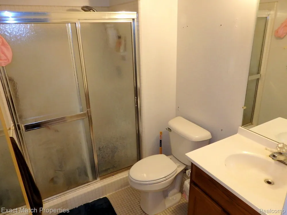 9438 W Shady Grove Court White Lake Charter Township, MI 48386