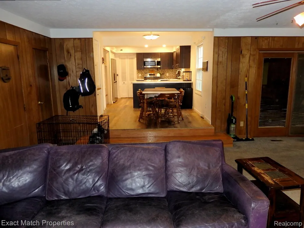 9438 W Shady Grove Court White Lake Charter Township, MI 48386