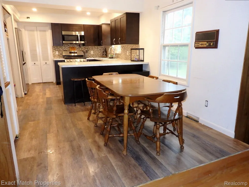 9438 W Shady Grove Court White Lake Charter Township, MI 48386