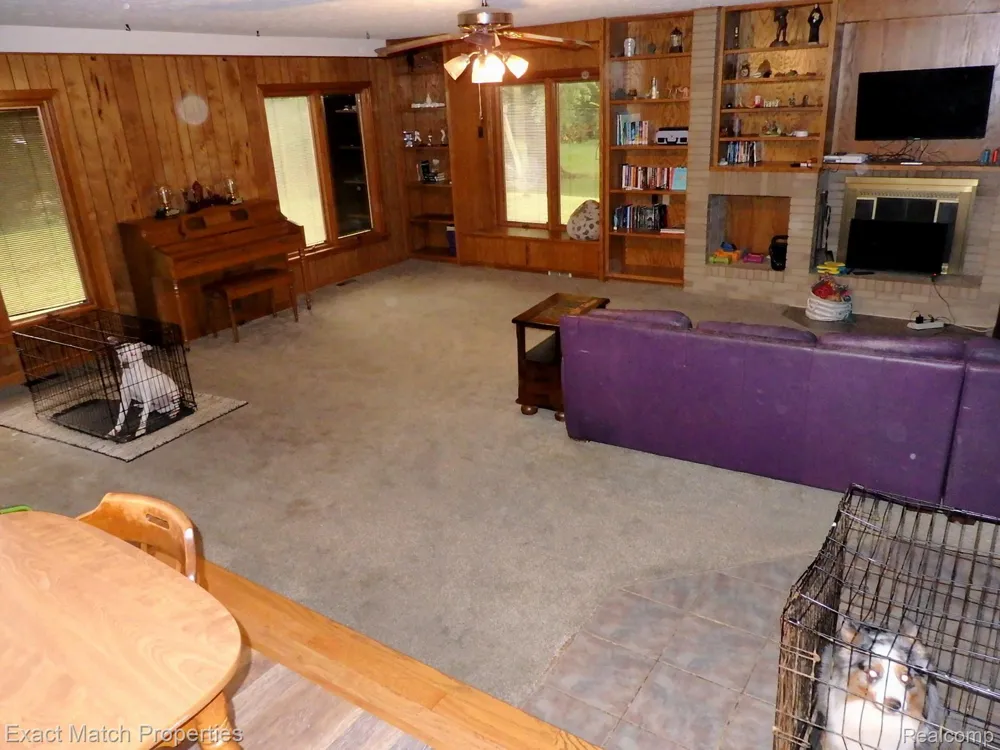 9438 W Shady Grove Court White Lake Charter Township, MI 48386