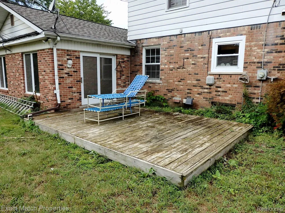 9438 W Shady Grove Court White Lake Charter Township, MI 48386