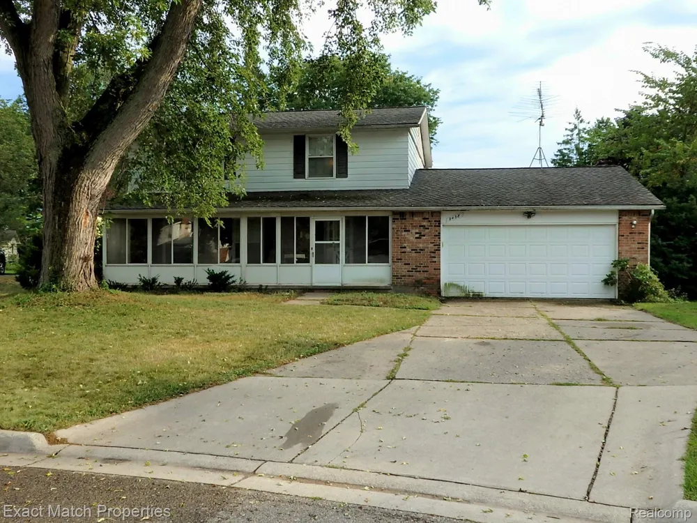 9438 W Shady Grove Court White Lake Charter Township, MI 48386