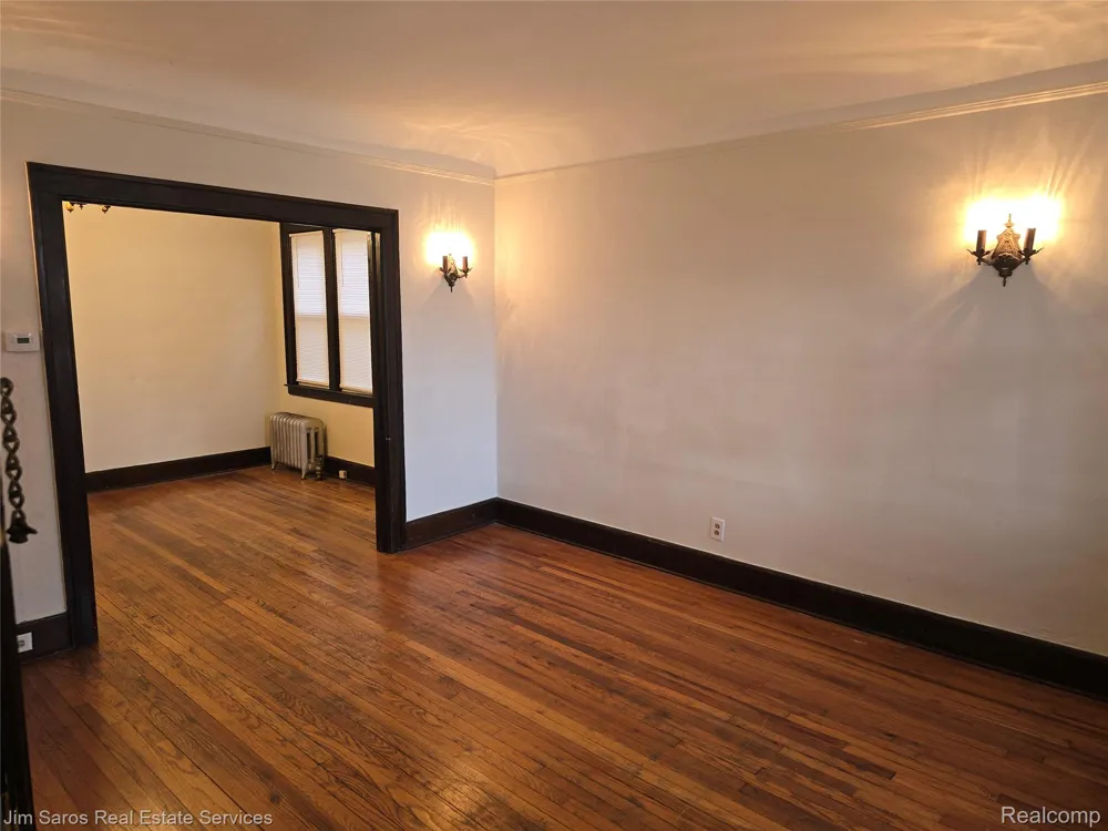 843 Beaconsfield Avenue Grosse Pointe Park City, MI 48230