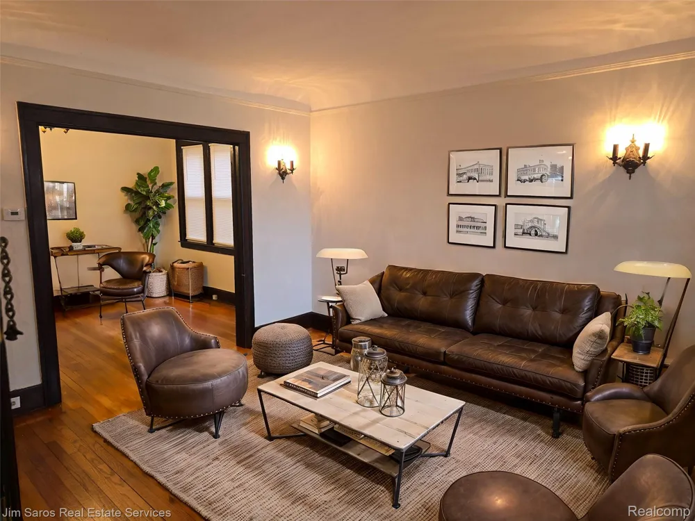 843 Beaconsfield Avenue Grosse Pointe Park City, MI 48230