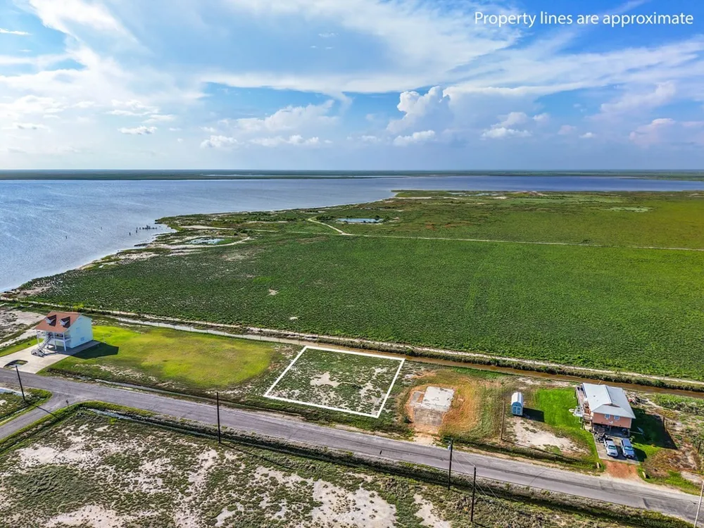 52 Northview Rockport, TX 78382