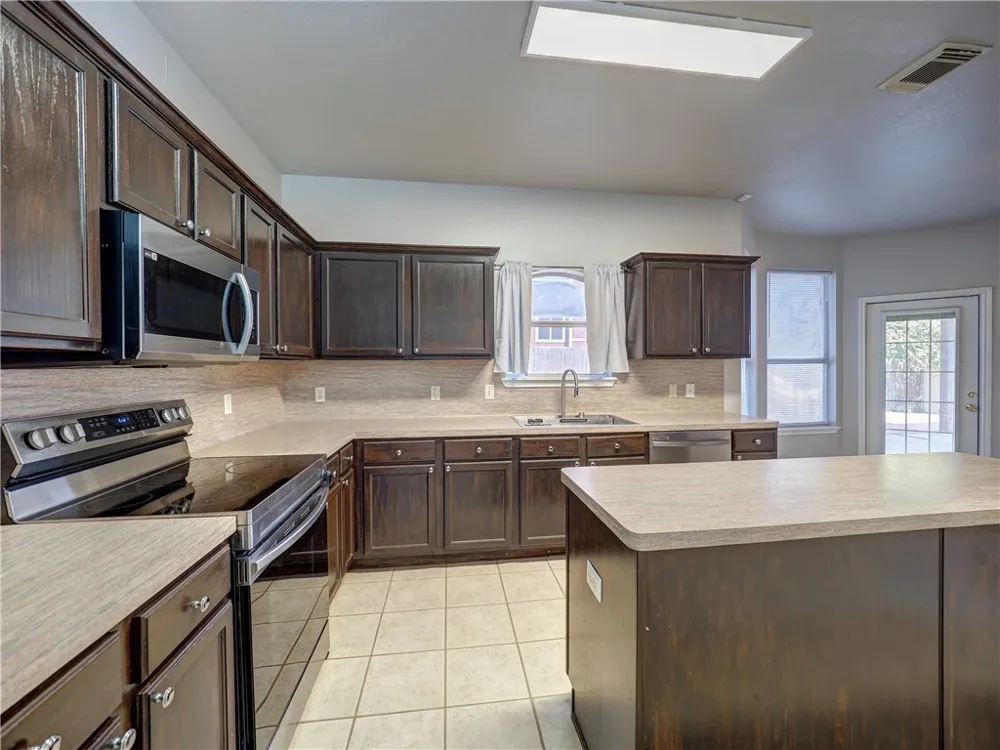 7401 Lake Livingston Corpus Christi, TX 78413