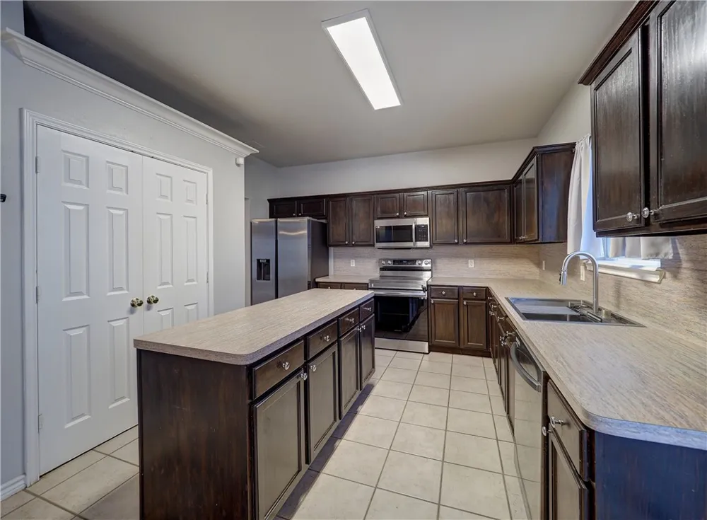7401 Lake Livingston Corpus Christi, TX 78413