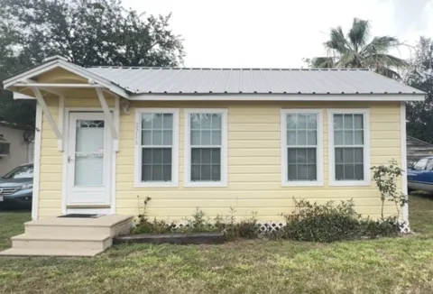 2716 Deer Street