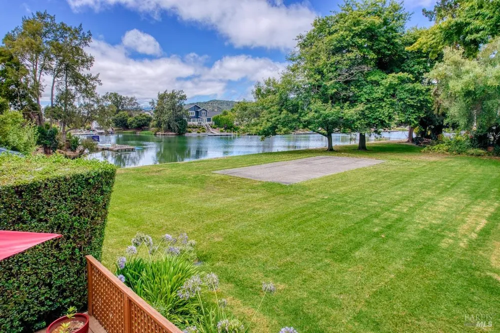 95 Caribe Isle Novato, CA 94949