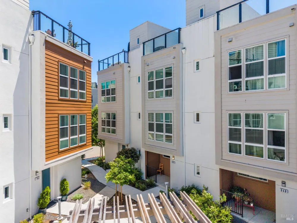 557 Valley Oaks Circle Novato, CA 94945