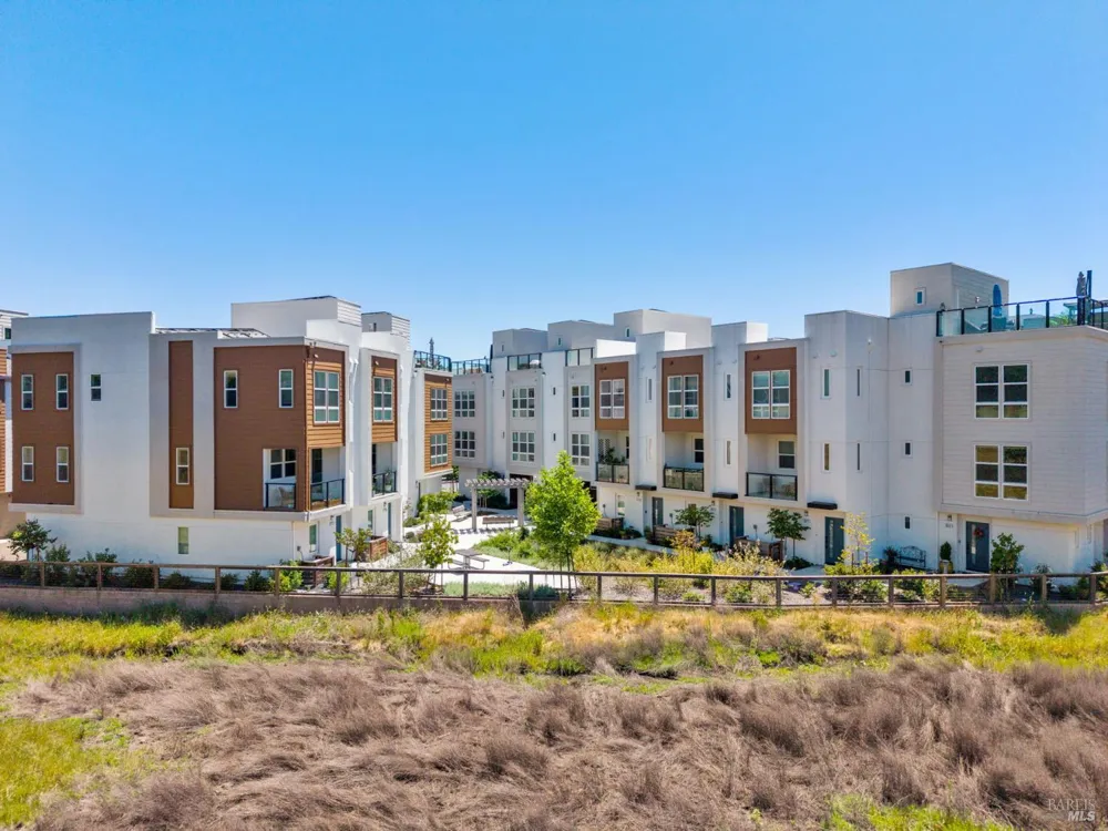 557 Valley Oaks Circle Novato, CA 94945