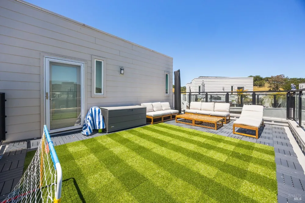 557 Valley Oaks Circle Novato, CA 94945