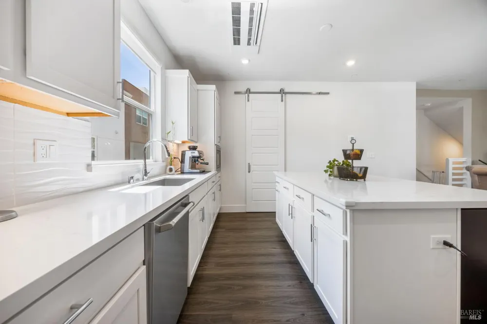 557 Valley Oaks Circle Novato, CA 94945