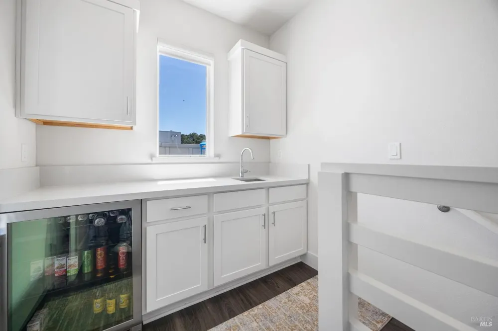 557 Valley Oaks Circle Novato, CA 94945