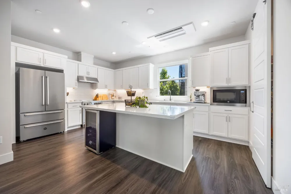 557 Valley Oaks Circle Novato, CA 94945