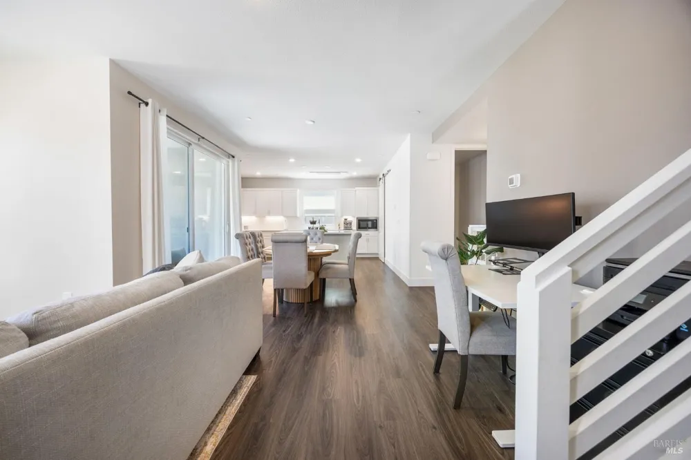 557 Valley Oaks Circle Novato, CA 94945
