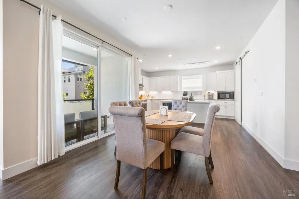 557 Valley Oaks Circle Novato, CA 94945