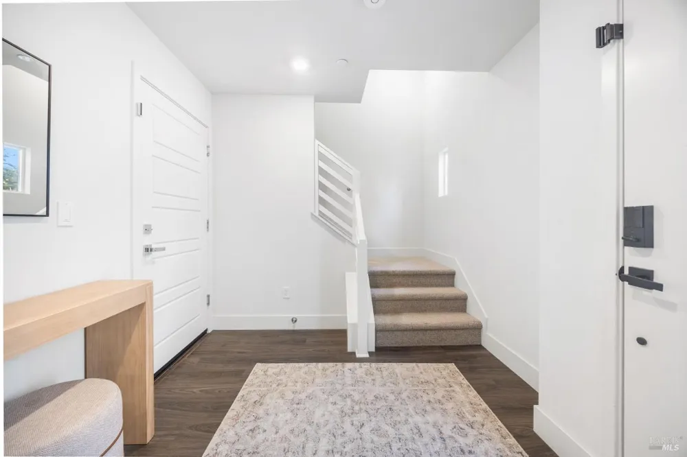 557 Valley Oaks Circle Novato, CA 94945