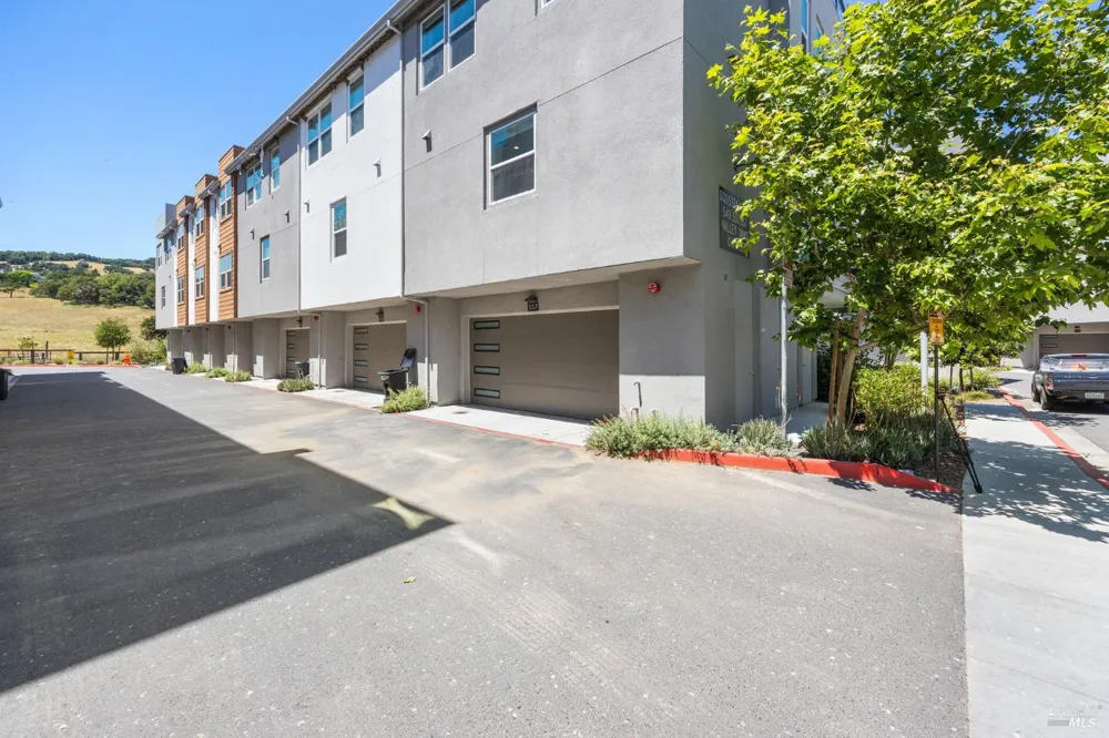 557 Valley Oaks Circle Novato, CA 94945