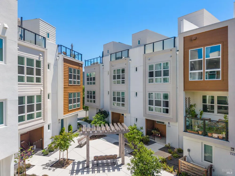 557 Valley Oaks Circle Novato, CA 94945