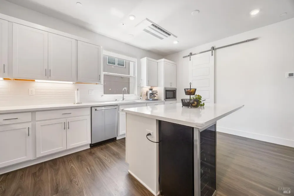 557 Valley Oaks Circle Novato, CA 94945