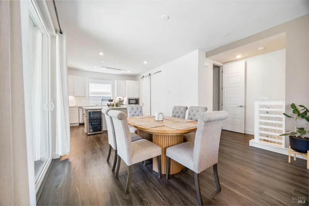 557 Valley Oaks Circle Novato, CA 94945