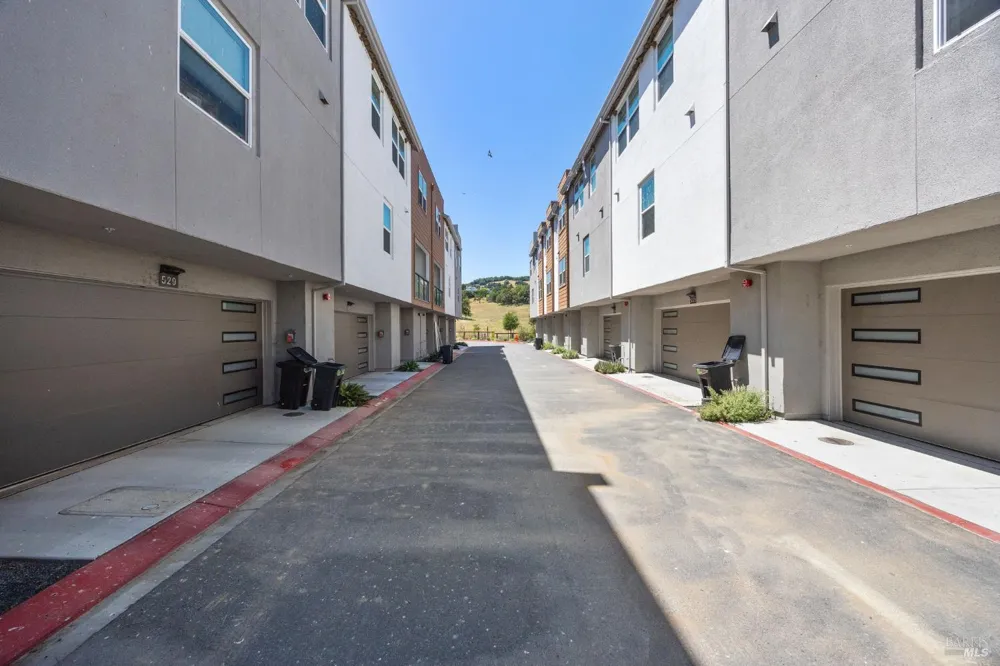 557 Valley Oaks Circle Novato, CA 94945
