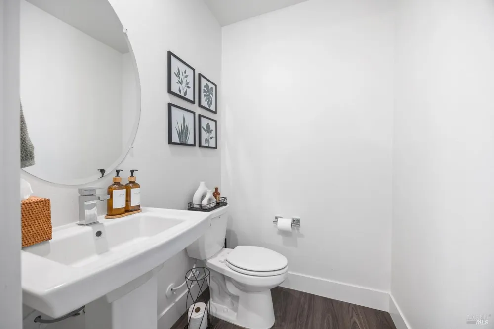 557 Valley Oaks Circle Novato, CA 94945