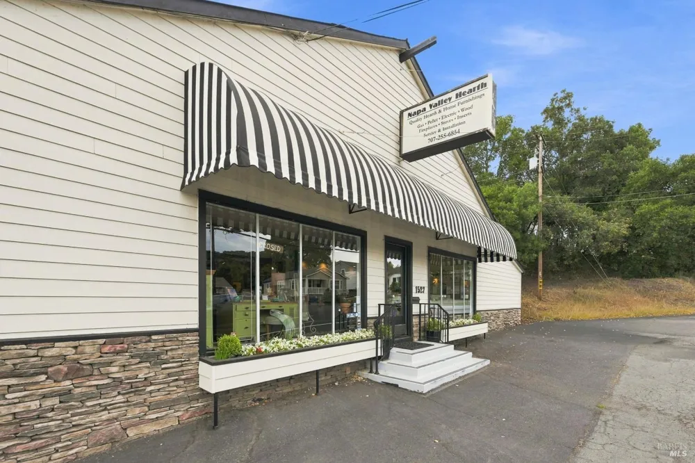 1527 Silverado Trail Napa, CA 94559