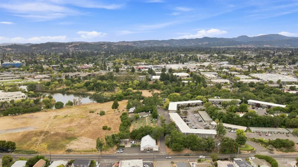 1527 Silverado Trail Napa, CA 94559