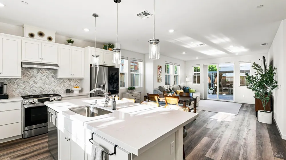 314 Caulfield Lane Petaluma, CA 94952