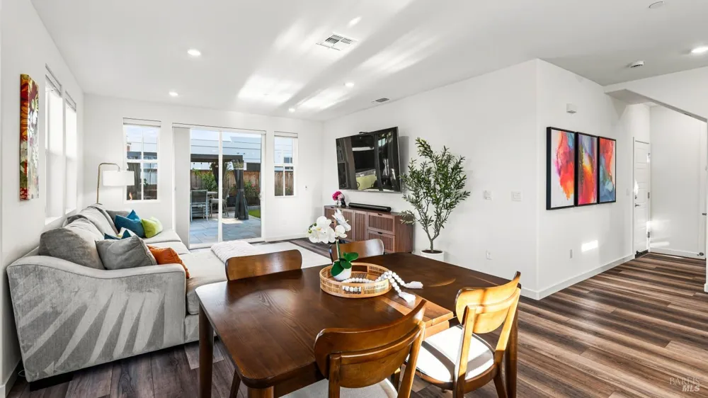 314 Caulfield Lane Petaluma, CA 94952