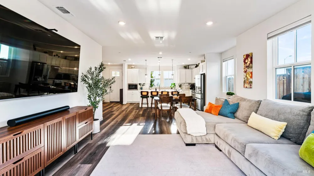 314 Caulfield Lane Petaluma, CA 94952