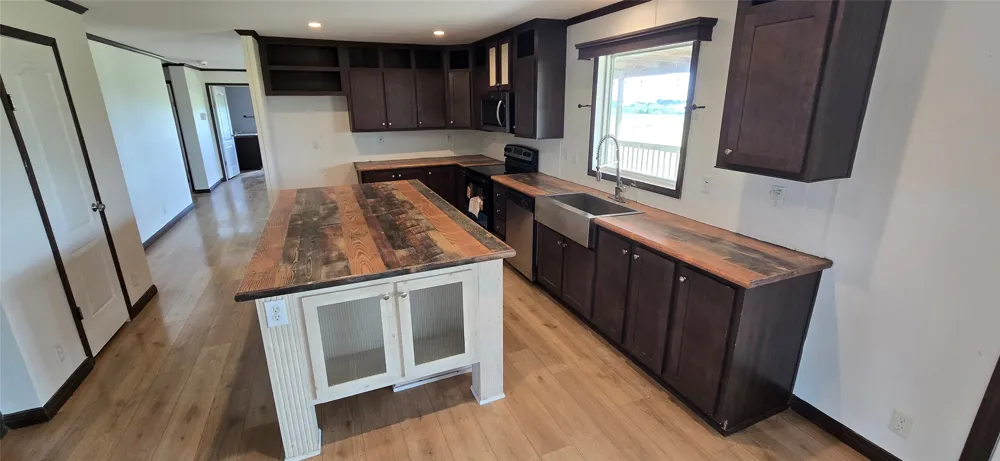 148 Sun View Road Bertram, TX 78605